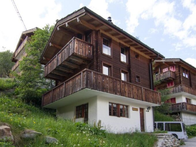 Hotel/Resorts for Rent Lease in 52 VALLEY VIEW ROOMS MALL ROAD MUSSOORIE PARKING Mussoorie Road Dehradun Uttarakhand