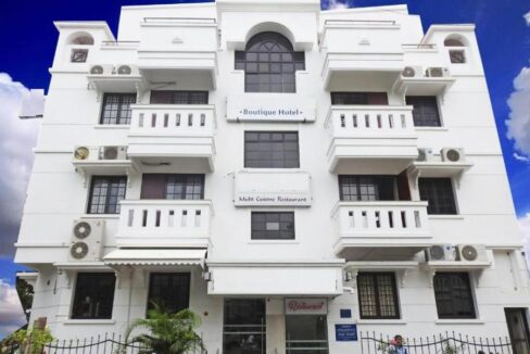 Hotel/Resorts for Rent Lease in 12 LUXURY VALLEY VIEW ROOMS HALL DEHRADUN Rajpur Road Dehradun Uttarakhand