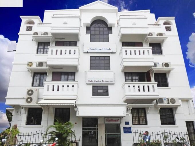 Hotel/Resorts for Rent Lease in 12 LUXURY VALLEY VIEW ROOMS HALL DEHRADUN Rajpur Road Dehradun Uttarakhand