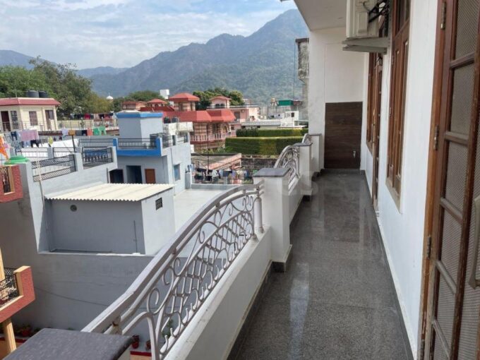 4BHK 4Baths Flats/Apartment for Rent in Soulful Himalayan Retreat Muni Ki Reti Rishikesh Uttarakhand