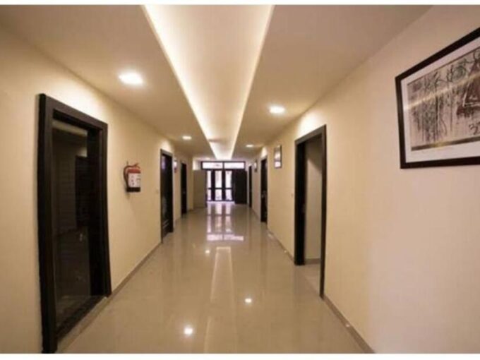 Hotel/Resorts for Rent Lease in 30 LUXURY VALLEY VIEW ROOMS PARKING MALL ROAD Mussoorie Road Dehradun Uttarakhand
